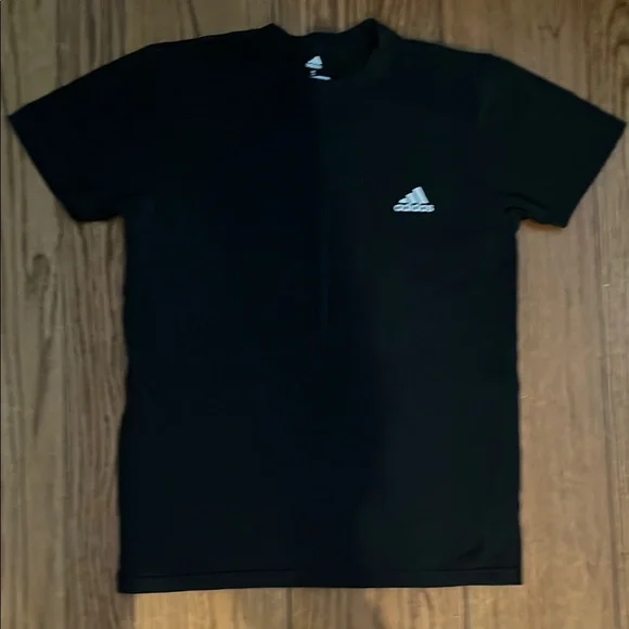 Adidas Men's small fits like youth XL Black t-shirt, 100% cotton - Picture 1 of 1
